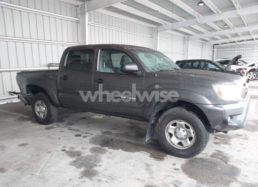 Photo 13 of 2015 Toyota Tacoma PRERUNNER V6 (VIN 3TMJU4GN2FM180587)
