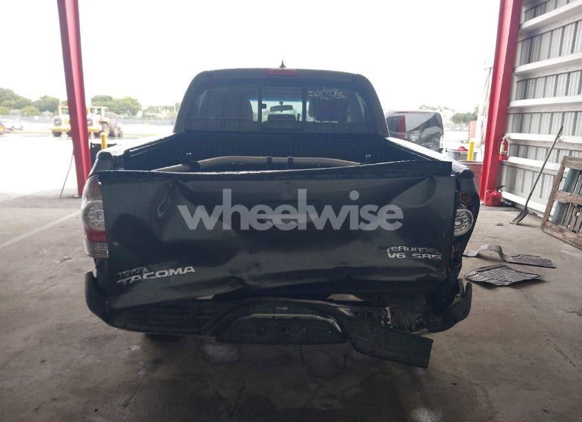 Photo 16 of 2015 Toyota Tacoma PRERUNNER V6 (VIN 3TMJU4GN2FM180587)