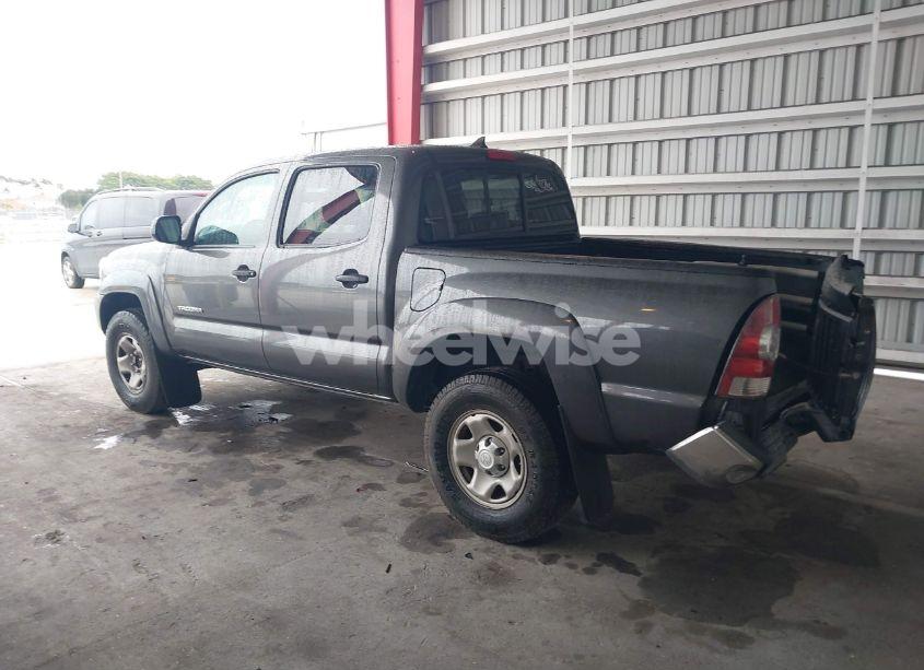 Photo 3 of 2015 Toyota Tacoma PRERUNNER V6 (VIN 3TMJU4GN2FM180587)