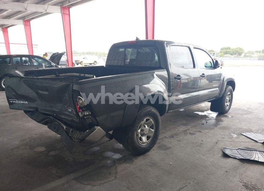 Photo 4 of 2015 Toyota Tacoma PRERUNNER V6 (VIN 3TMJU4GN2FM180587)