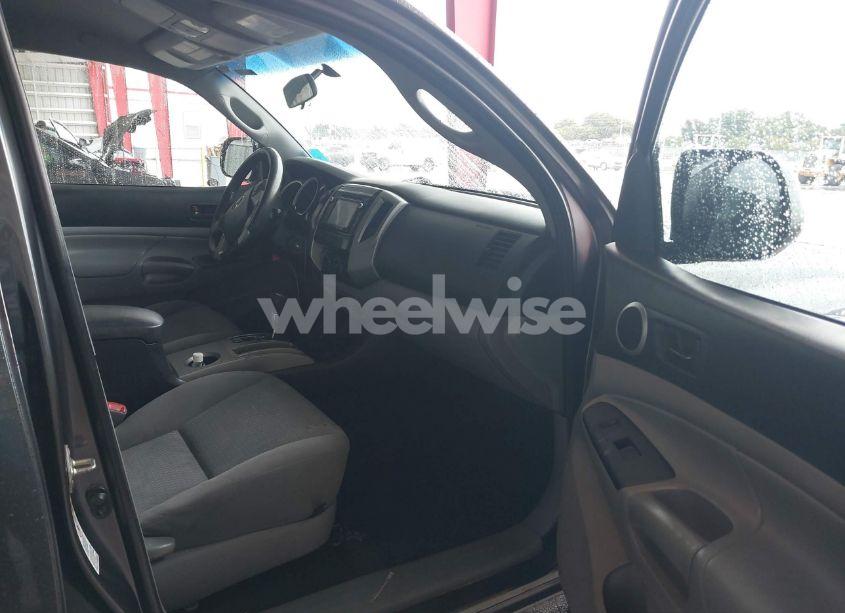 Photo 5 of 2015 Toyota Tacoma PRERUNNER V6 (VIN 3TMJU4GN2FM180587)