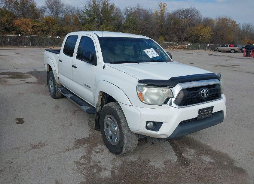 2013 Toyota Tacoma DOUBLE CAB PRERUNNER (VIN 3TMJU4GN3DM139141) main photo