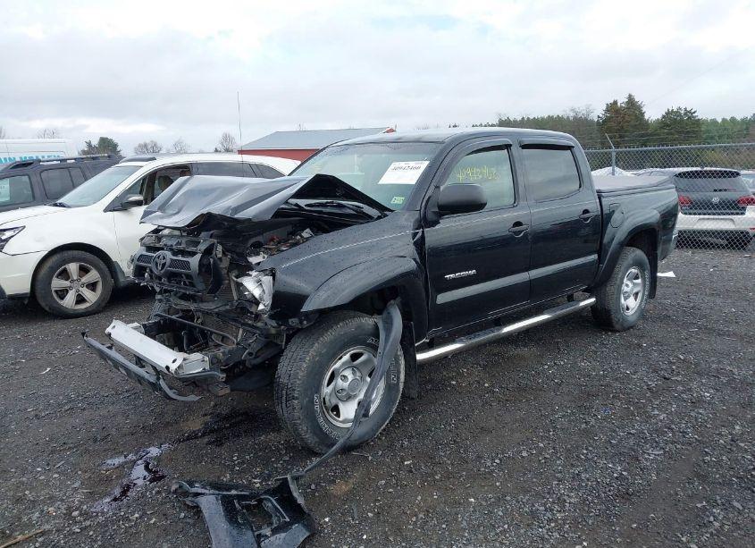 Photo 2 of 2013 Toyota Tacoma DOUBLE CAB PRERUNNER (VIN 3TMJU4GN3DM142332)