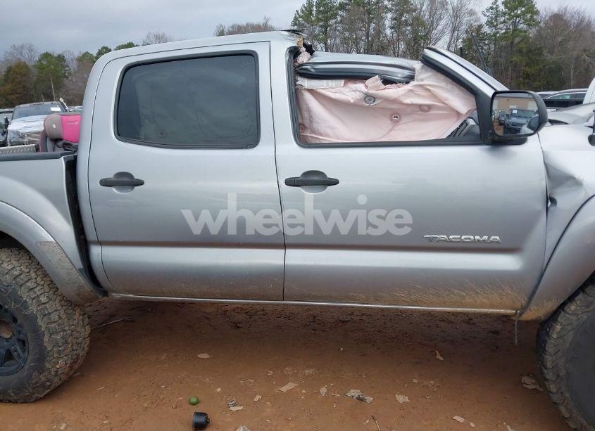 Photo 13 of 2015 Toyota Tacoma PRERUNNER V6 (VIN 3TMJU4GN3FM179304)