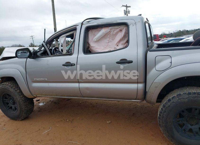 Photo 14 of 2015 Toyota Tacoma PRERUNNER V6 (VIN 3TMJU4GN3FM179304)