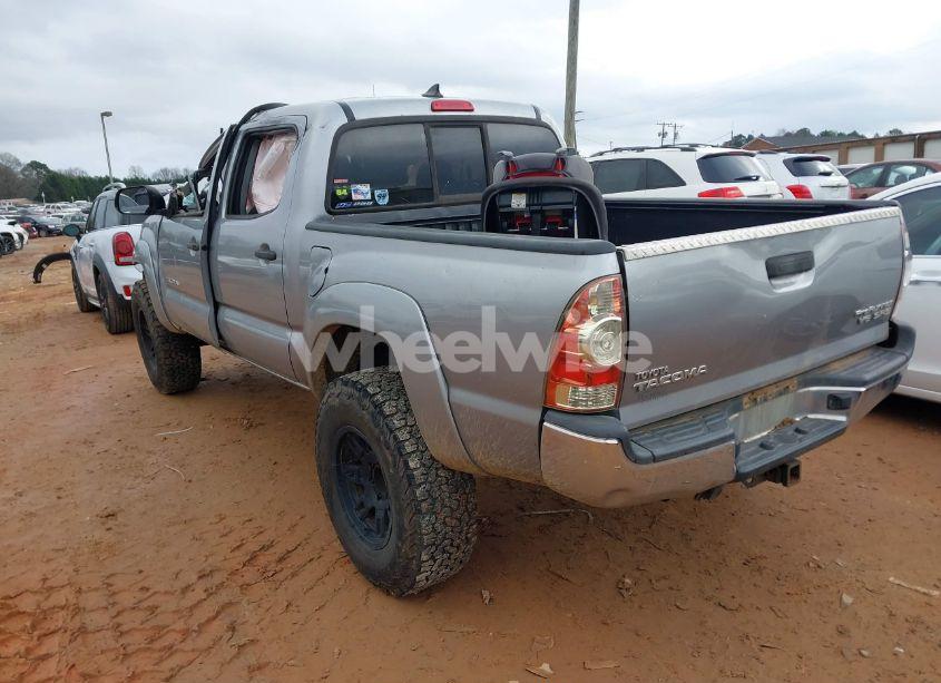 Photo 3 of 2015 Toyota Tacoma PRERUNNER V6 (VIN 3TMJU4GN3FM179304)