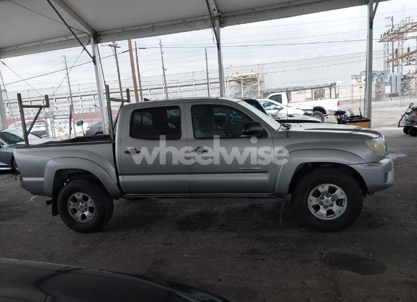 Photo 14 of 2015 Toyota Tacoma PRERUNNER V6 (VIN 3TMJU4GN3FM186933)