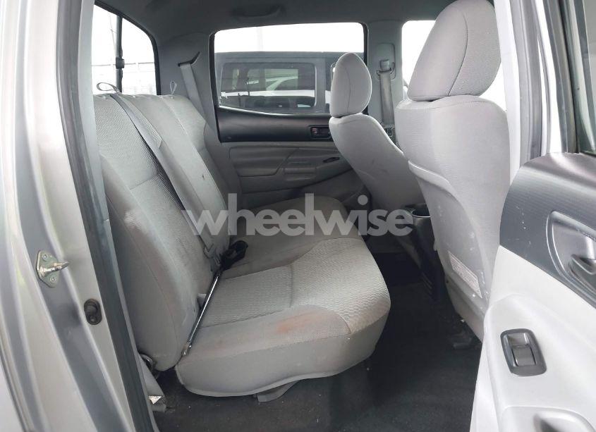 Photo 8 of 2015 Toyota Tacoma PRERUNNER V6 (VIN 3TMJU4GN3FM186933)