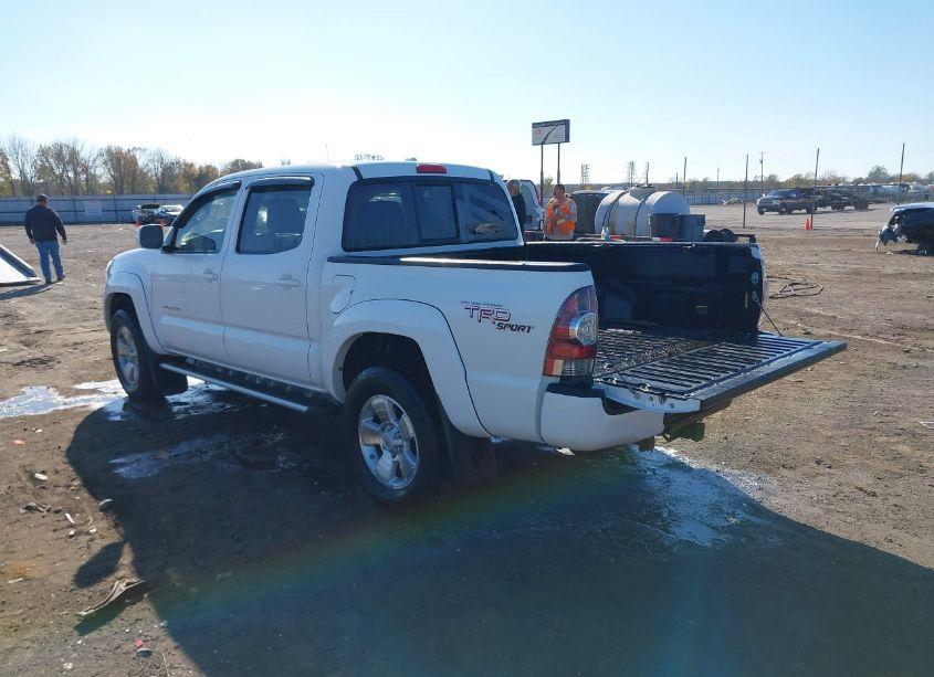 Photo 3 of 2010 Toyota Tacoma DOUBLE CAB PRERUNNER (VIN 3TMJU4GN4AM098997)