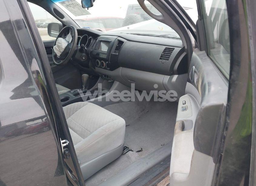 Photo 5 of 2010 Toyota Tacoma PRERUNNER V6 (VIN 3TMJU4GN4AM099955)