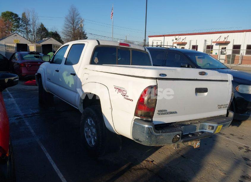 Photo 3 of 2010 Toyota Tacoma PRERUNNER V6 (VIN 3TMJU4GN4AM100621)