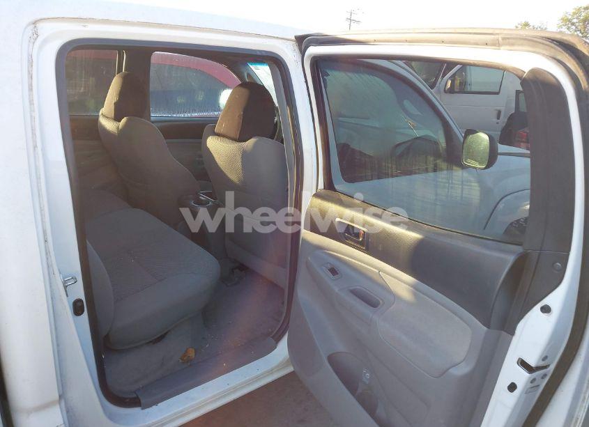 Photo 8 of 2010 Toyota Tacoma PRERUNNER V6 (VIN 3TMJU4GN4AM100621)