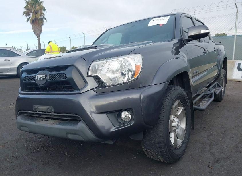 Photo 2 of 2014 Toyota Tacoma DOUBLE CAB PRERUNNER (VIN 3TMJU4GN4EM167029)