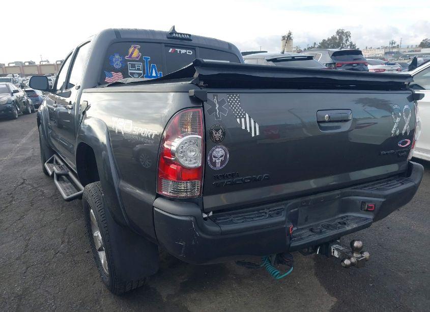 Photo 3 of 2014 Toyota Tacoma DOUBLE CAB PRERUNNER (VIN 3TMJU4GN4EM167029)