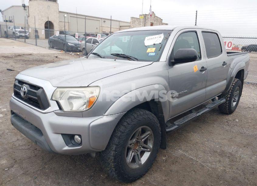 Photo 2 of 2014 Toyota Tacoma PRERUNNER V6 (VIN 3TMJU4GN4EM174336)