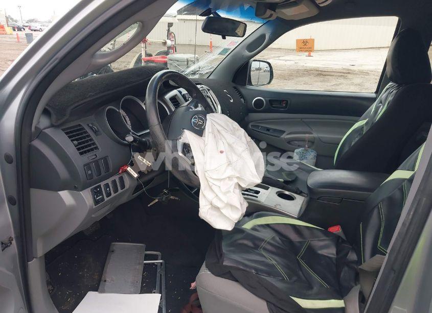 Photo 5 of 2014 Toyota Tacoma PRERUNNER V6 (VIN 3TMJU4GN4EM174336)