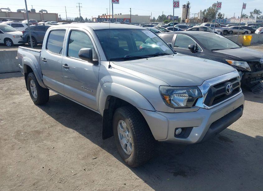 2015 Toyota Tacoma DOUBLE CAB PRERUNNER (VIN 3TMJU4GN4FM177920) main photo