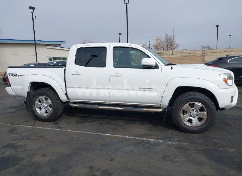 Photo 13 of 2015 Toyota Tacoma DOUBLE CAB PRERUNNER (VIN 3TMJU4GN4FM189663)