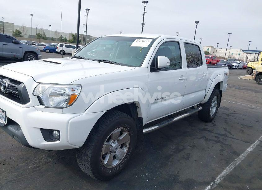Photo 14 of 2015 Toyota Tacoma DOUBLE CAB PRERUNNER (VIN 3TMJU4GN4FM189663)