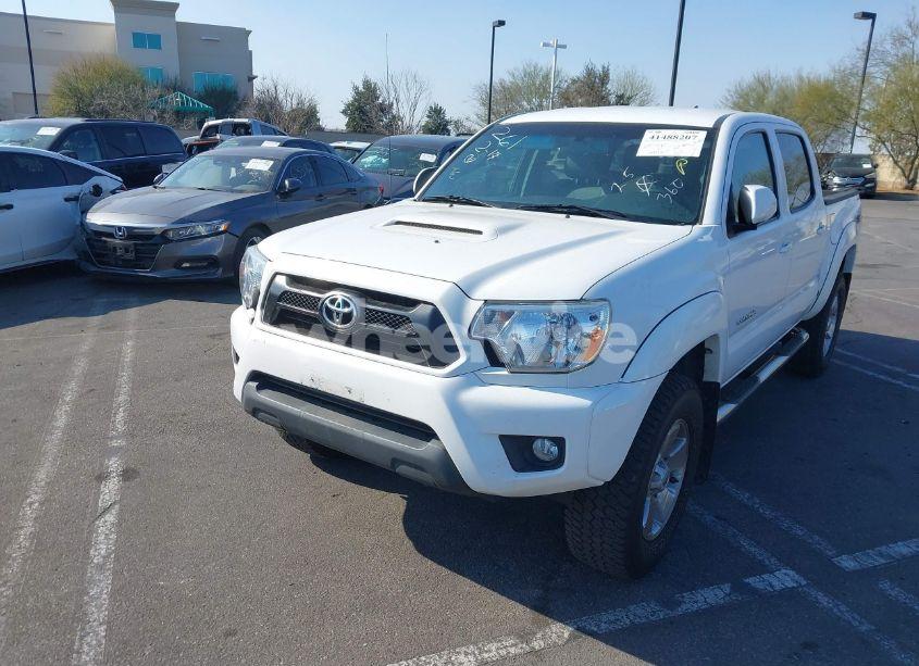 Photo 2 of 2015 Toyota Tacoma DOUBLE CAB PRERUNNER (VIN 3TMJU4GN4FM189663)