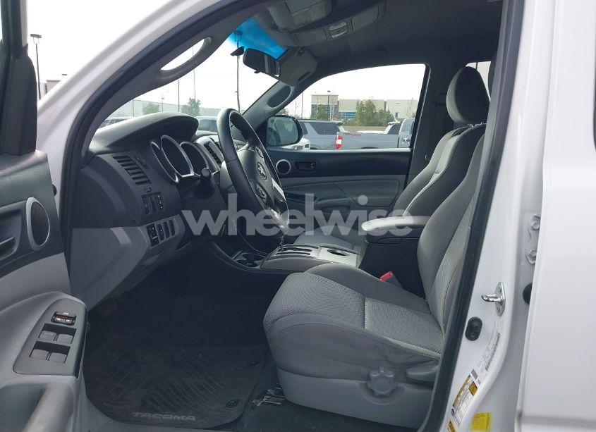 Photo 5 of 2015 Toyota Tacoma DOUBLE CAB PRERUNNER (VIN 3TMJU4GN4FM189663)