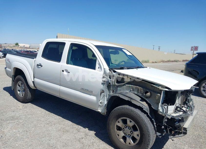 2011 Toyota Tacoma PRERUNNER V6 (VIN 3TMJU4GN5BM114111) main photo