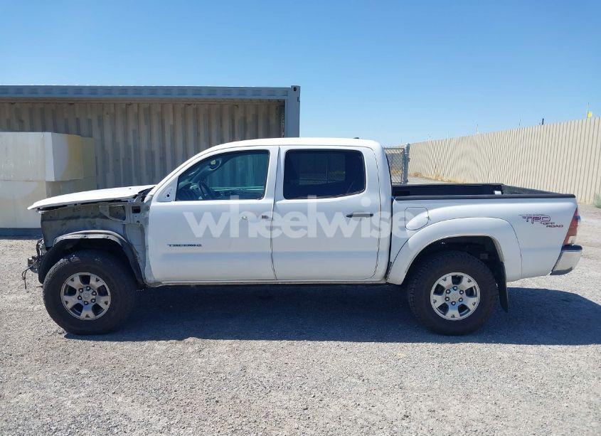 Photo 15 of 2011 Toyota Tacoma PRERUNNER V6 (VIN 3TMJU4GN5BM114111)