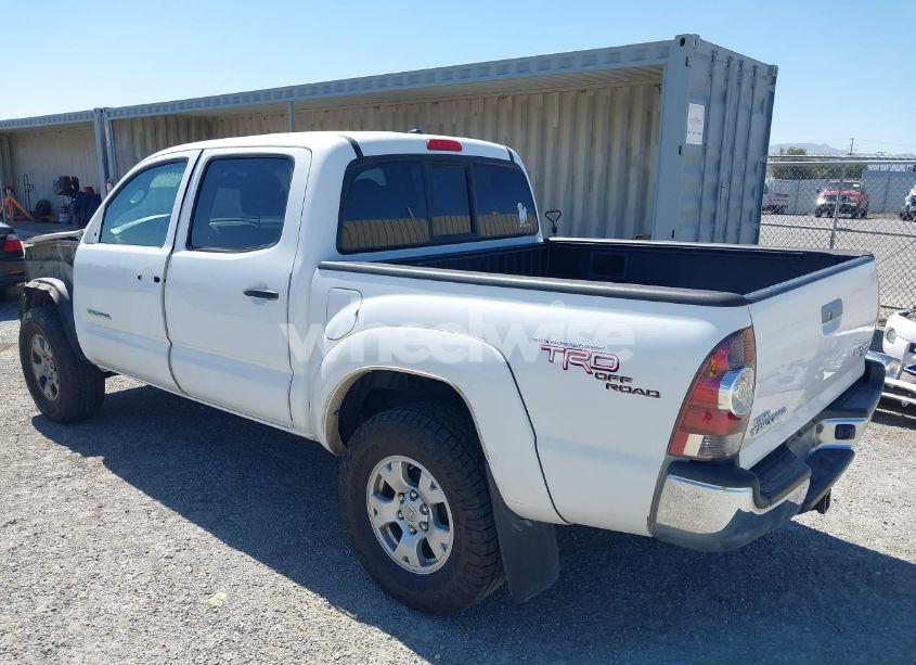 Photo 3 of 2011 Toyota Tacoma PRERUNNER V6 (VIN 3TMJU4GN5BM114111)