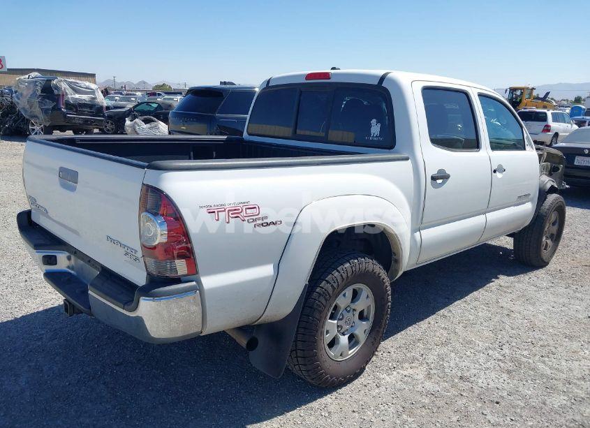 Photo 4 of 2011 Toyota Tacoma PRERUNNER V6 (VIN 3TMJU4GN5BM114111)