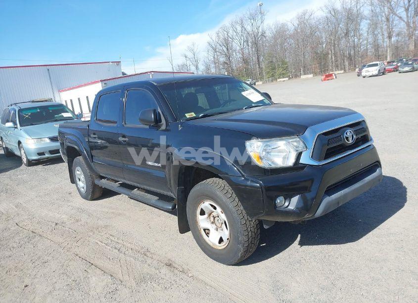2015 Toyota Tacoma PRERUNNER V6 (VIN 3TMJU4GN5FM190644) main photo