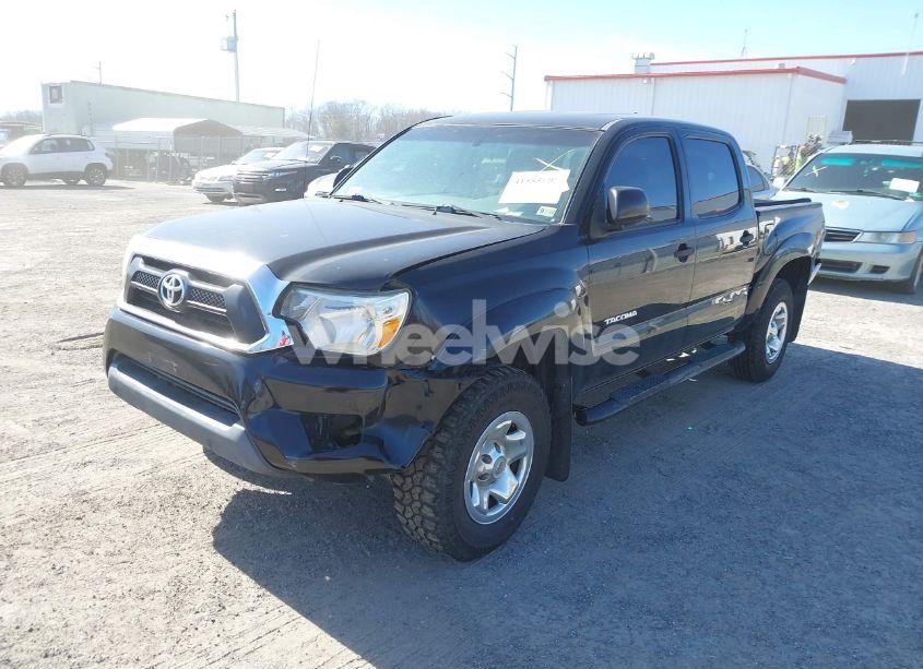 Photo 2 of 2015 Toyota Tacoma PRERUNNER V6 (VIN 3TMJU4GN5FM190644)