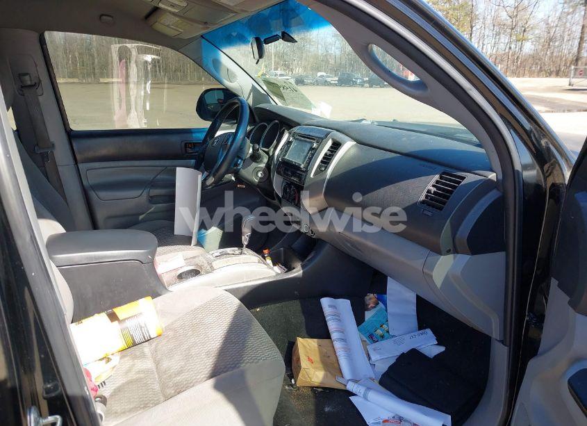 Photo 5 of 2015 Toyota Tacoma PRERUNNER V6 (VIN 3TMJU4GN5FM190644)
