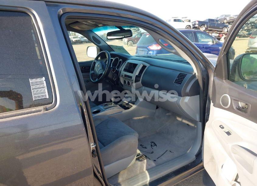 Photo 5 of 2011 Toyota Tacoma DOUBLE CAB PRERUNNER (VIN 3TMJU4GN6BM117602)