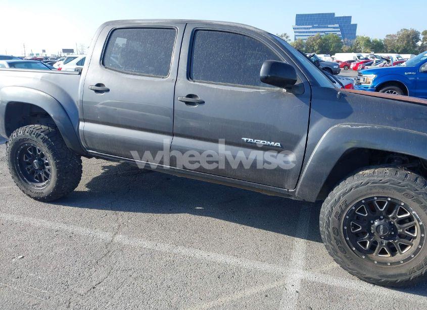 Photo 14 of 2011 Toyota Tacoma PRERUNNER V6 (VIN 3TMJU4GN7BM115809)