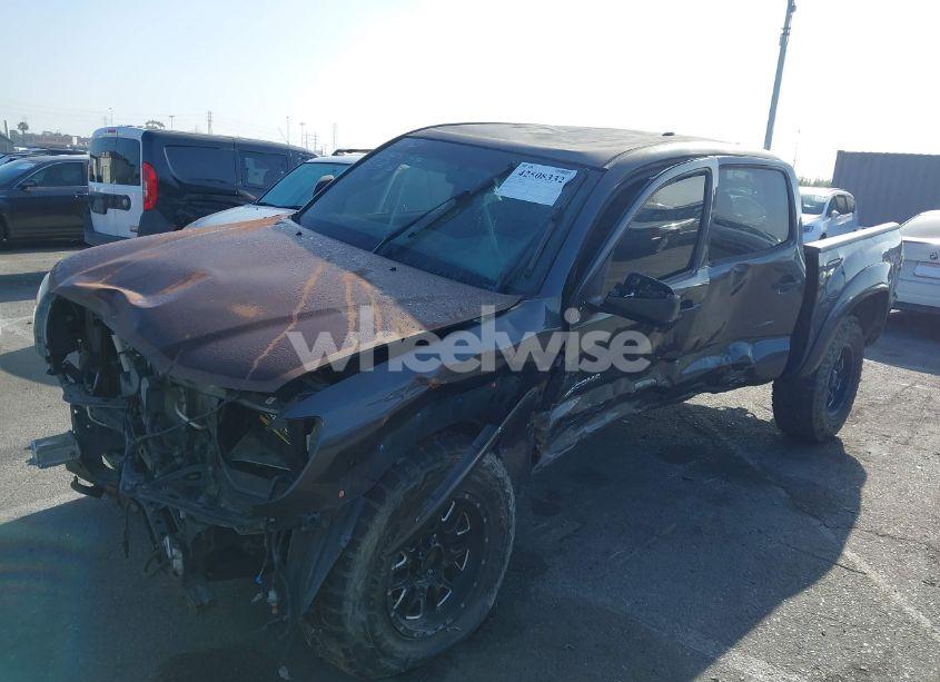 Photo 2 of 2011 Toyota Tacoma PRERUNNER V6 (VIN 3TMJU4GN7BM115809)