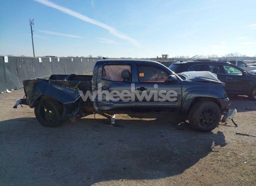Photo 13 of 2015 Toyota Tacoma PRERUNNER V6 (VIN 3TMJU4GN7FM181671)