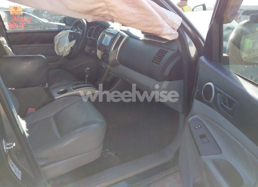 Photo 5 of 2015 Toyota Tacoma PRERUNNER V6 (VIN 3TMJU4GN7FM181671)