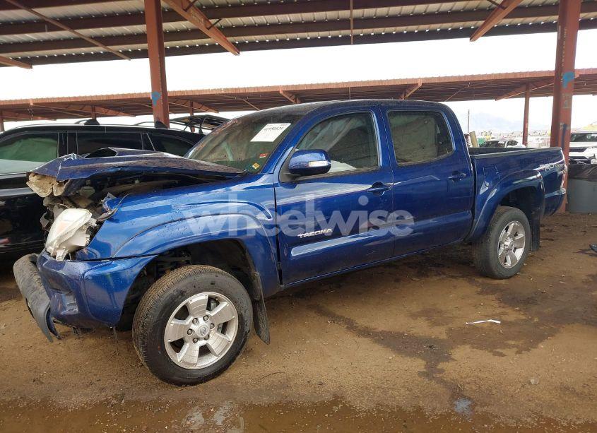 Photo 2 of 2015 Toyota Tacoma PRERUNNER V6 (VIN 3TMJU4GN7FM185204)