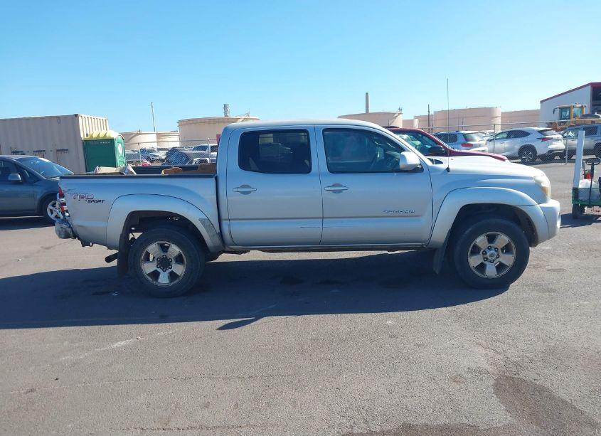 Photo 13 of 2011 Toyota Tacoma PRERUNNER V6 (VIN 3TMJU4GN8BM113583)