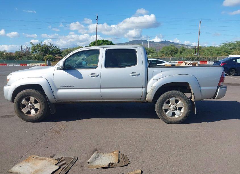 Photo 14 of 2011 Toyota Tacoma PRERUNNER V6 (VIN 3TMJU4GN8BM113583)