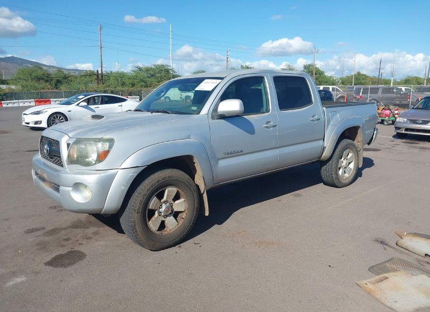 Photo 2 of 2011 Toyota Tacoma PRERUNNER V6 (VIN 3TMJU4GN8BM113583)