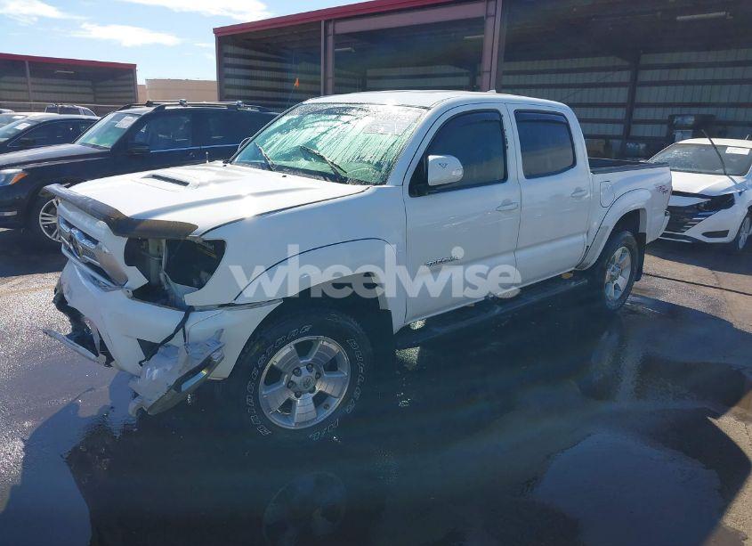 Photo 2 of 2013 Toyota Tacoma PRERUNNER V6 (VIN 3TMJU4GN8DM141323)