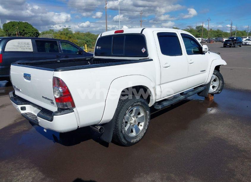 Photo 4 of 2013 Toyota Tacoma PRERUNNER V6 (VIN 3TMJU4GN8DM141323)