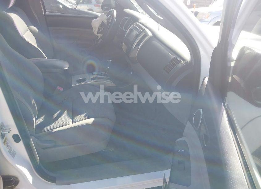 Photo 5 of 2013 Toyota Tacoma PRERUNNER V6 (VIN 3TMJU4GN8DM141323)