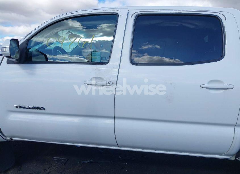 Photo 15 of 2015 Toyota Tacoma DOUBLE CAB PRERUNNER (VIN 3TMJU4GN8FM184580)