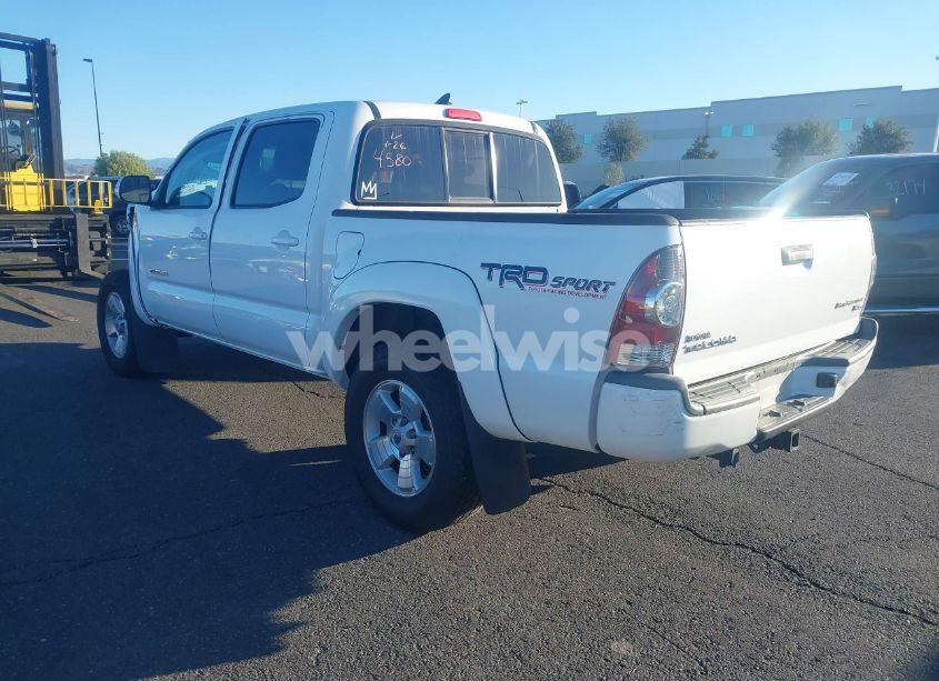 Photo 3 of 2015 Toyota Tacoma DOUBLE CAB PRERUNNER (VIN 3TMJU4GN8FM184580)