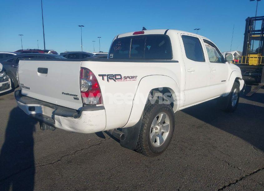 Photo 4 of 2015 Toyota Tacoma DOUBLE CAB PRERUNNER (VIN 3TMJU4GN8FM184580)