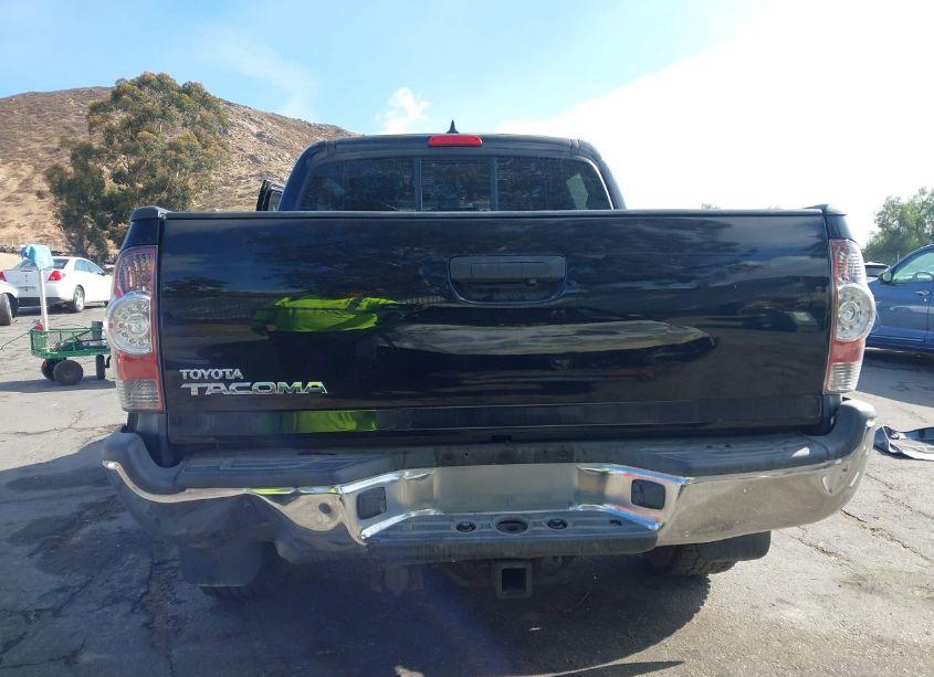 Photo 16 of 2015 Toyota Tacoma DOUBLE CAB PRERUNNER (VIN 3TMJU4GN8FM188788)