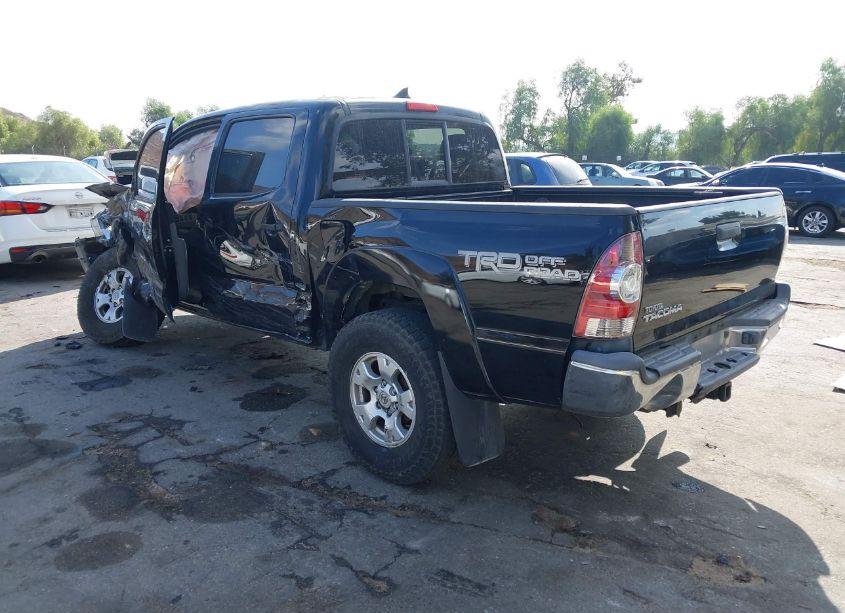 Photo 3 of 2015 Toyota Tacoma DOUBLE CAB PRERUNNER (VIN 3TMJU4GN8FM188788)