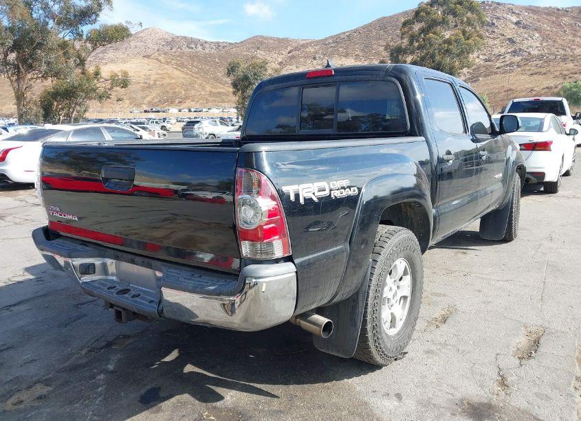 Photo 4 of 2015 Toyota Tacoma DOUBLE CAB PRERUNNER (VIN 3TMJU4GN8FM188788)